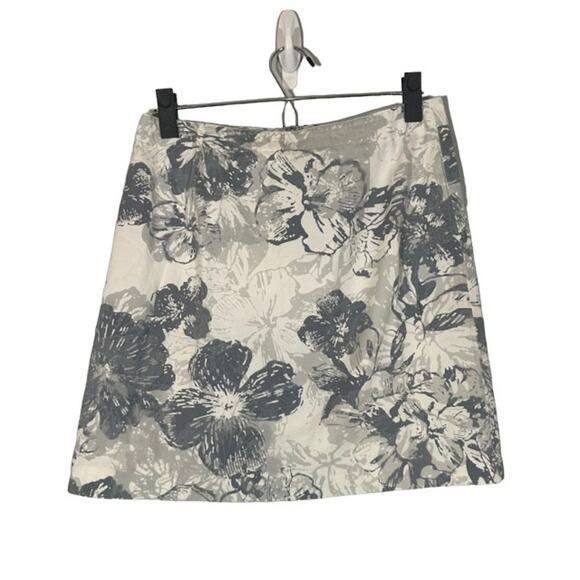 Ann Taylor Dresses & Skirts - Ann Taylor Gray & White Floral 100% Cotton Short Fitted Pencil Skirt Women Sz 6